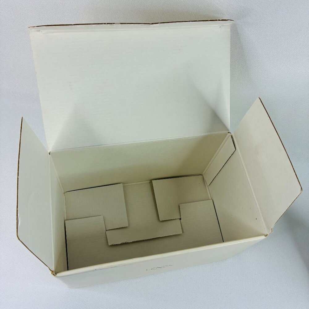 Lenox Fleur de Lis Collection Embossed Pierced Flower Vase Ivory Gold USA 7.5" - Picture 16 of 16